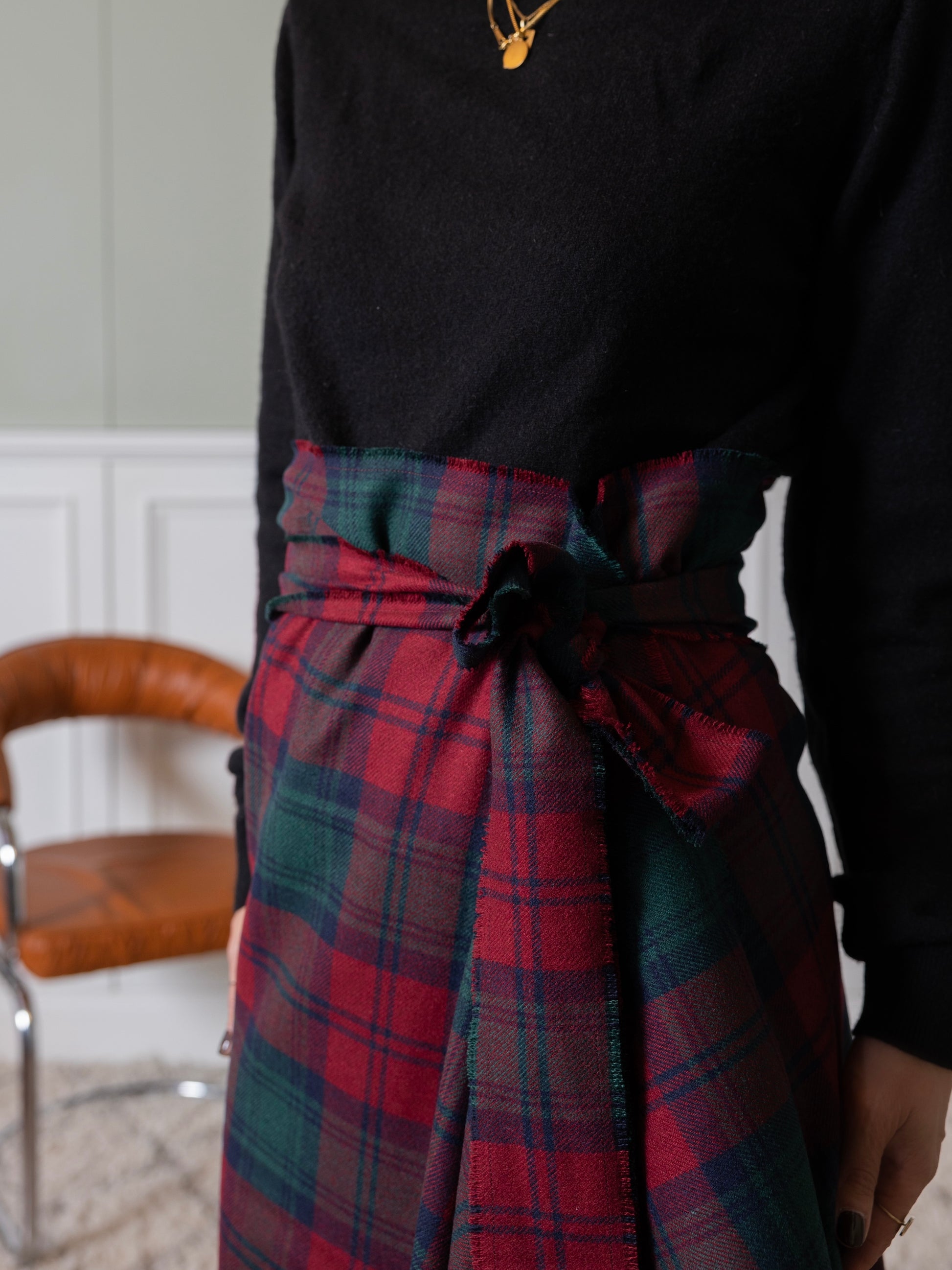 gonna longuette tartan bordeaux con frange fiocco